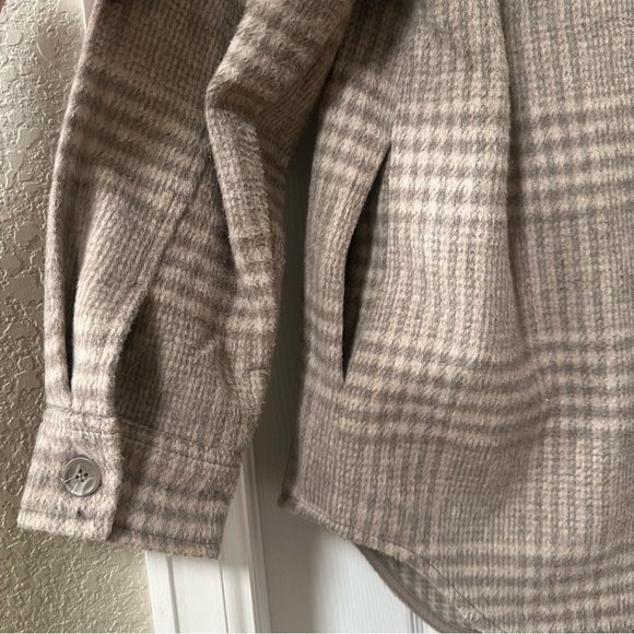 Joie Boyfriend Plaid Shacket Shirt Jacket Tan Size Large - Picture 7 of 10